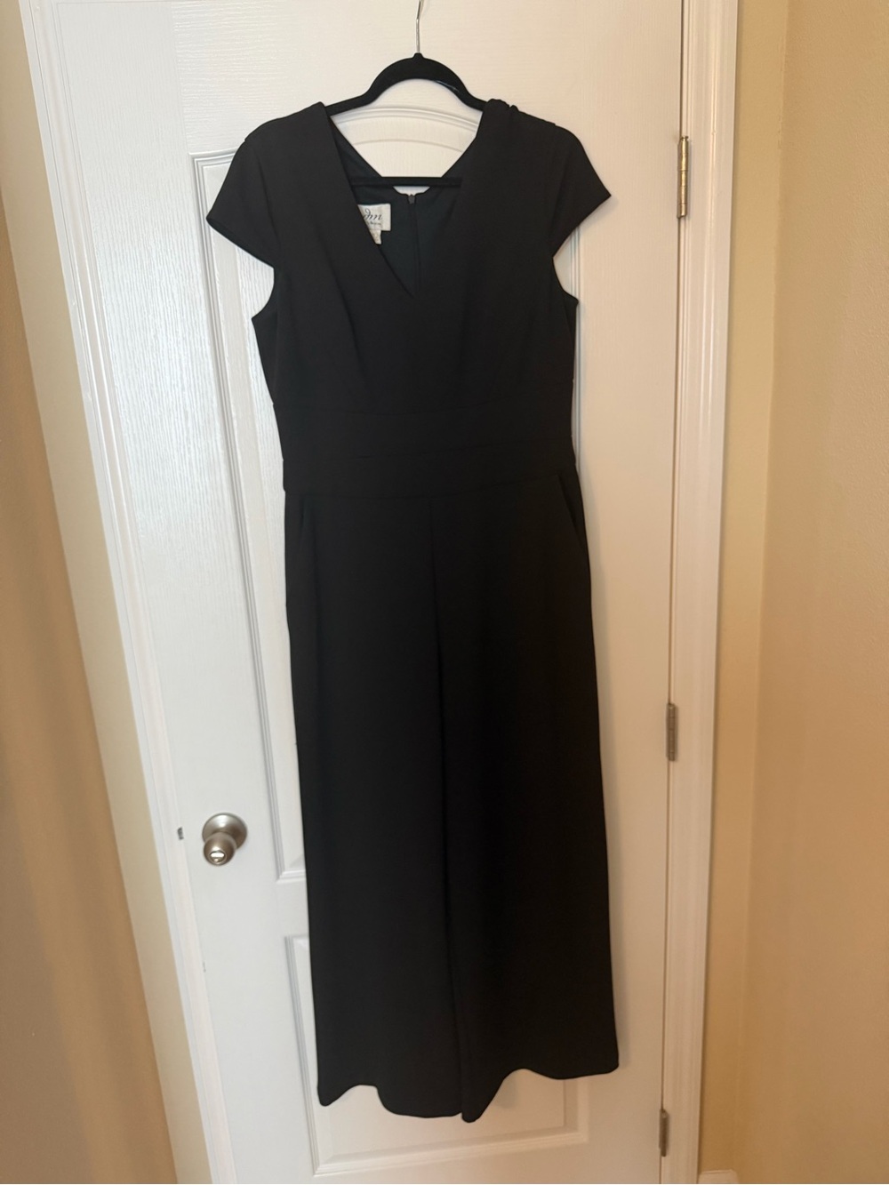 Black Cap-Sleeve Midi Dress - Classic Work & Event Dress